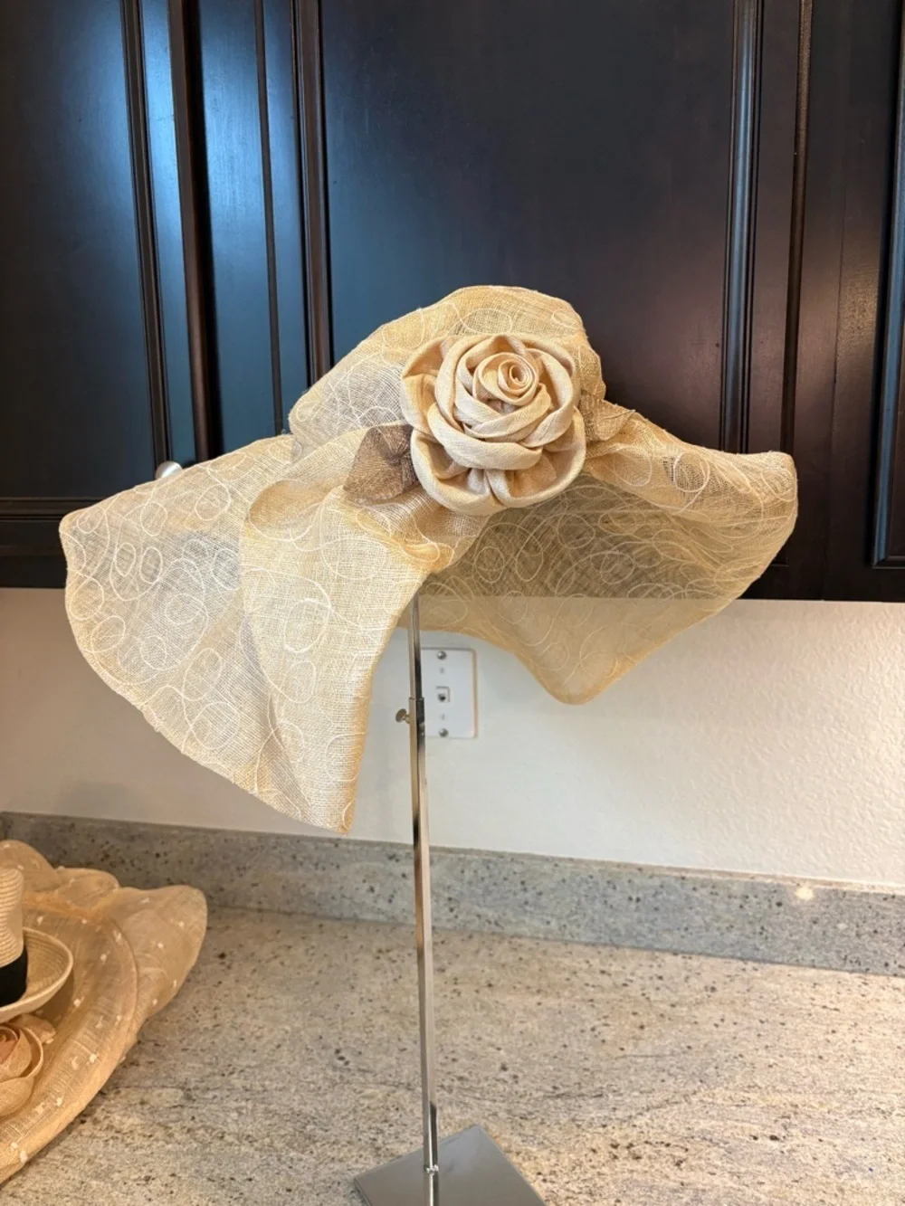 Grevi Natural Beige Wide-Brim Decorative Hat